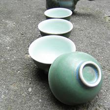 壺中天地，杯里乾坤 當(dāng)代陶瓷茶具的文化意蘊(yùn)